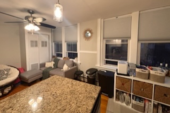 Call NOW for showings! 617-236-8600 - FLEET ST - LRG TRUE 3BR IN NORTH END W/ LIVING RM, LNDRY IN BLDNG, DW, OPEN LAYOUT AVAIL *9/1/2026* Apartments