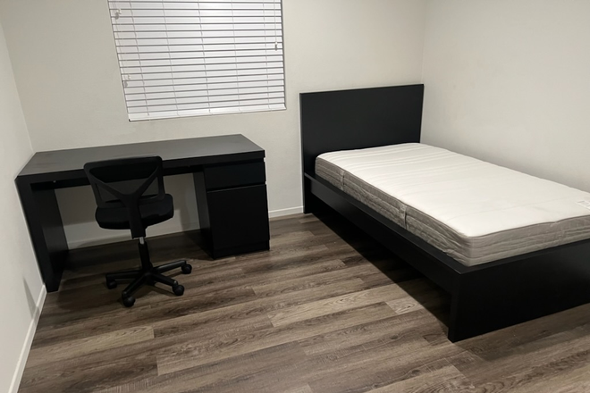 Bedroom - Room for Rent - Newer 5bedroom House