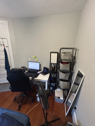 Study Desk - Private room available in Mission Main!!! Apartments