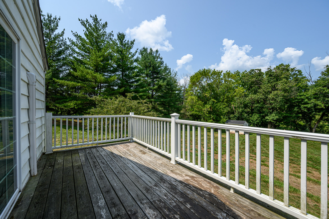Private deck - Furnished 1BR Cottage-Burnt Hill Rd-Montgomery Apartments