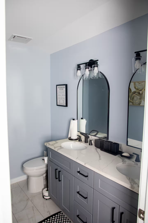 Bathroom - Heart of Houston House