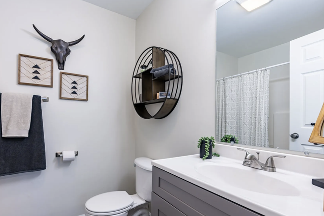 Bathroom - Redpoint, Girls only 2 story townhouse, $699.00/month + water and electric, beautiful neighborhood