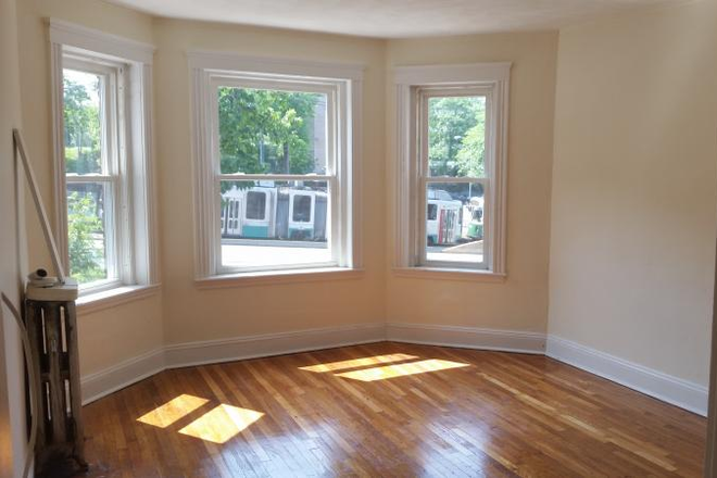 !!! - PET FRIENDLY No Fee building by the train with, heat and hot water included! Allston/Brighton border