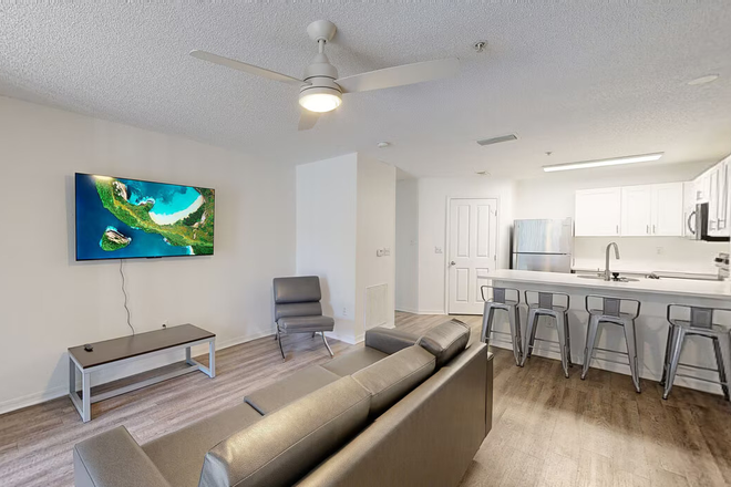 common room - The Quarters Apartments