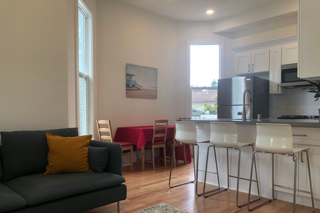  - 2060 San Antonio Ave - 2BR/2.0BA