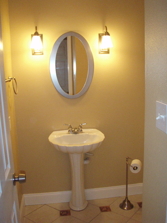 bathroom - $1380/month for 2 bed/2bath! Just 10min away from Rice University!