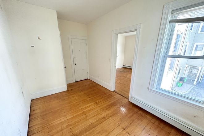 Bedroom - Laundry | Stainless Steel, Granite | Walk to Orange and Green Lines! Condo