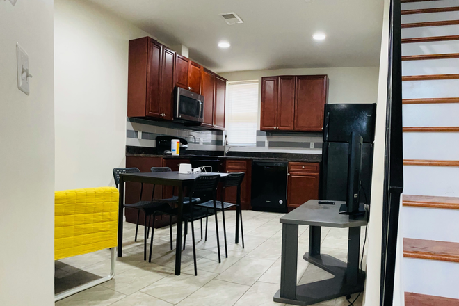 Kitchen & Dinning Area - Newly Remodeled & Furnished Townhouse Near Drexel University