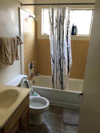 restroom - Apartment units in Central Berkeley