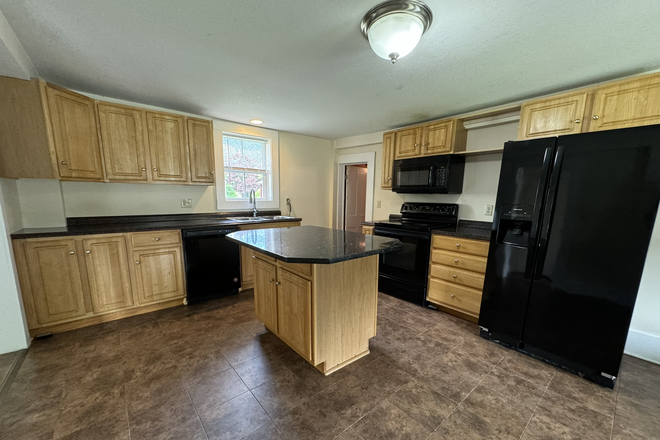 Kitchen - 28 School Street House