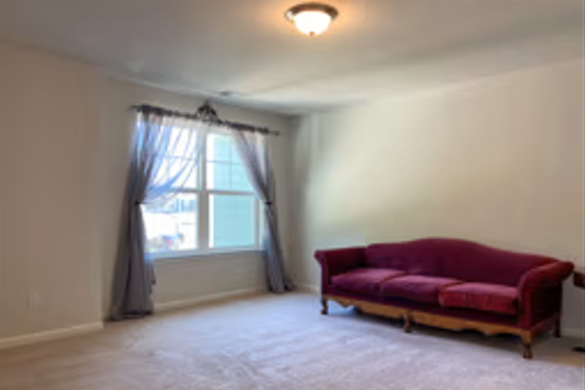 loft living room - Lovely Townhouse to Share