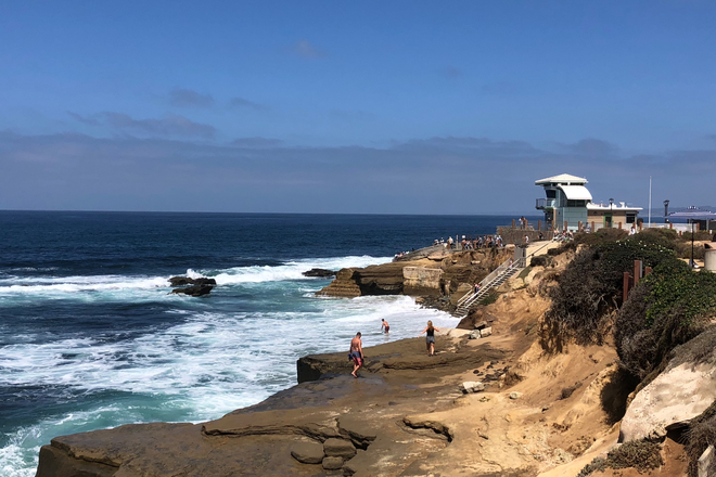 Beach one block away - Incredible location: renovated downtown La Jolla 2/2 condo