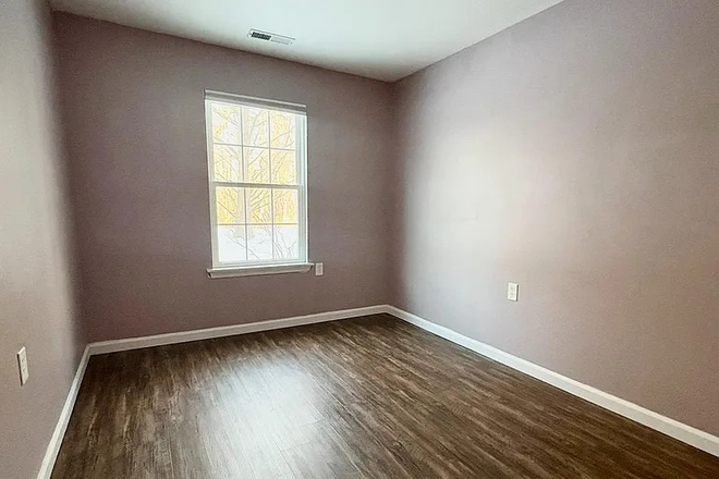 second bedroom with standard closet - 2BR condo-Walden Circle-Robbinsville