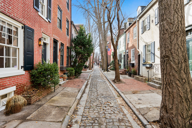 block dates to the 1850s - Historic Townhome in the Heart of Philly
