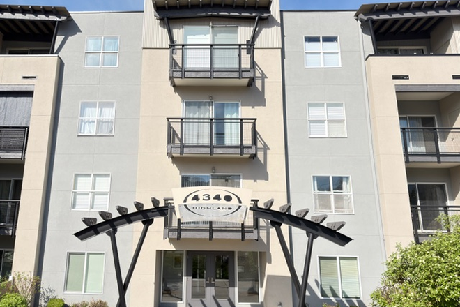 Main Entrance - 1-Bedroom + Office + 900 Square Ft with Designer Touches in Holladay Areas