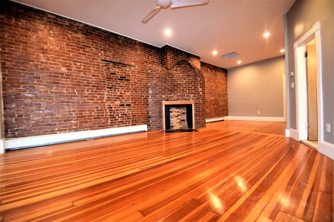x - WASHINGTON SQ 2 BED - GREEN LINE (C) (D) - RENOVATED - EXPOSED BRICK