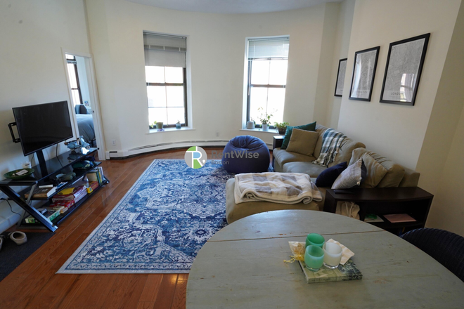 1 - JUNE 2026-GORGEOUS South End 2 bed with private deck! H/HW inc! NO FEE
