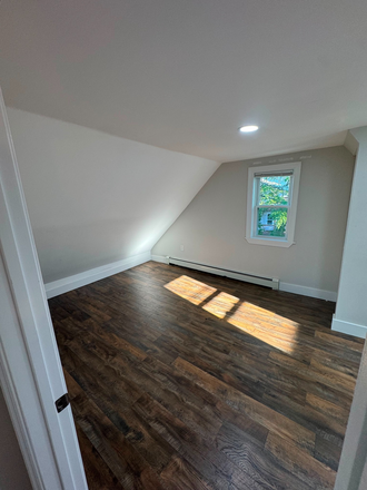 bedroom 1 - Renovated 4-Bedroom Duplex Near Union Square-Somerville-Cambridge Apartments