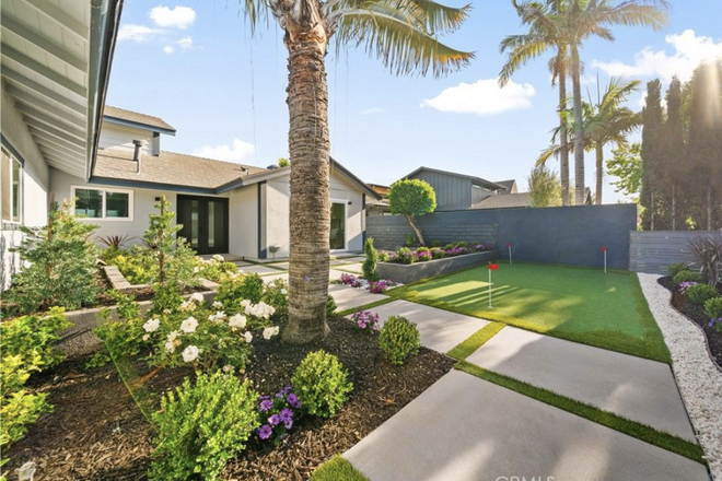 FRONT ENTRY - Private Spacious Home (close to campus/near 405, 55 & 73 freeways)