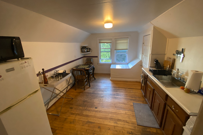 Kitchen - 11 Burnham Apt 3