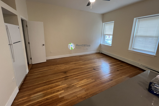 1 - AVAIL NOW-Incredible Packards Studio, H/HW inc. No Broker Fee! Apartments