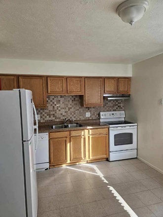 Kitchen - 1503 Snyder Duplex