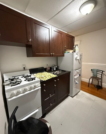 LIVING - SUN DRENCHED 3 BED (NO LIVING ROOM) WITH HEAT AND HOT WATER INCLUDED!