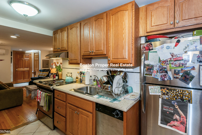 a - 3 BED WITH LIVING ROOM, ***NO BROKER FEES Apartments