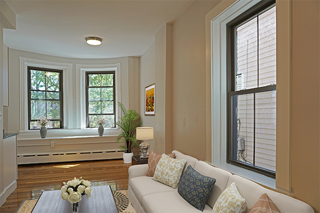 1 - SEPT 2026 – East Cambridge 2 Bed with Hardwood Floors & Laundry in Building! No Broker Fees! Apartments
