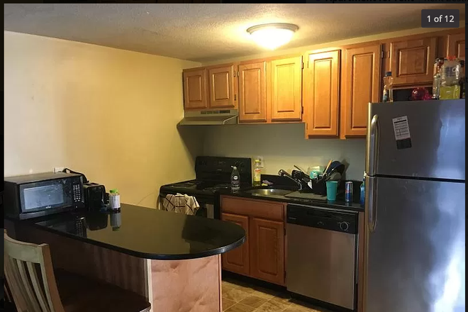 - - No Broker Fee!! Short Commute/Drive to Campus! 2 bed w/ Modern Kitchen & Laundry in Building Apartments