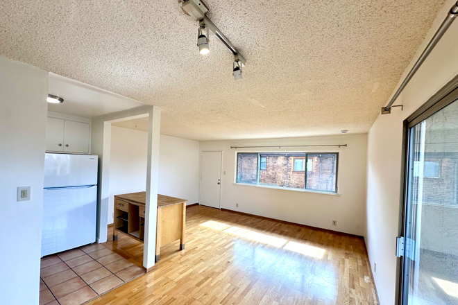 Bright, sunny living room - Balcony, Sunny second floor 2BD/1BA close to Berkeley Bowl & Ashby BART Apartments