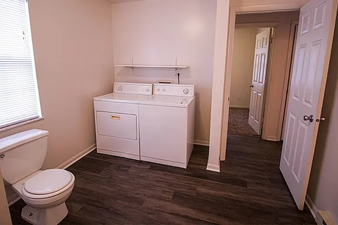 Bathroom/Laundry (unfurnished) - 136 Andrew Place Apartments