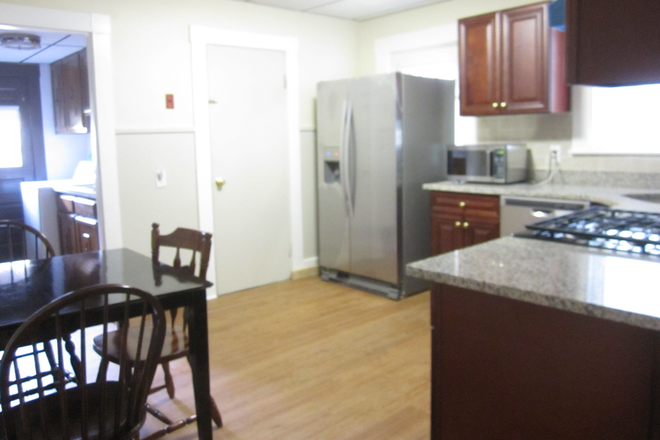kitchen - Furnished bedroom in 4BR/2Ba Apt,  Near Harvard, MIT, MGH, Union Sq; ava 9/1