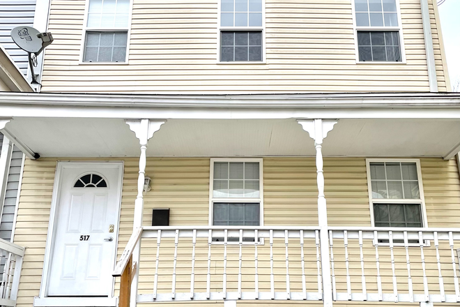 Front of the House - Housing within walking distance to VCU Medical Campus