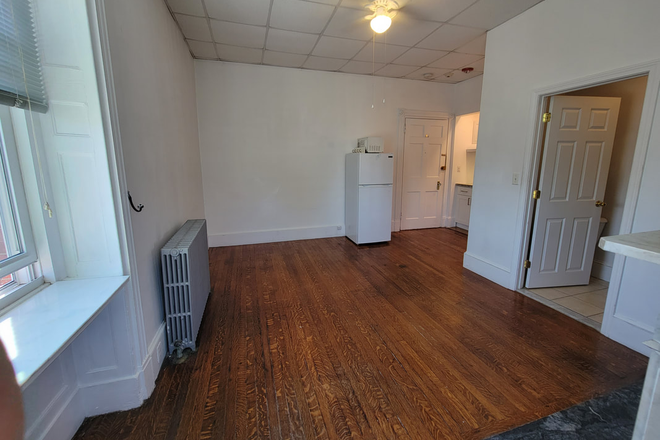 inside apartment, door to bathrrom - $1,000!!  PRIVATE APARTMENT!!  GREAT DEAL!!  ALL UTILITIES & WIFI INCLUDED!  QUIET / PARKING