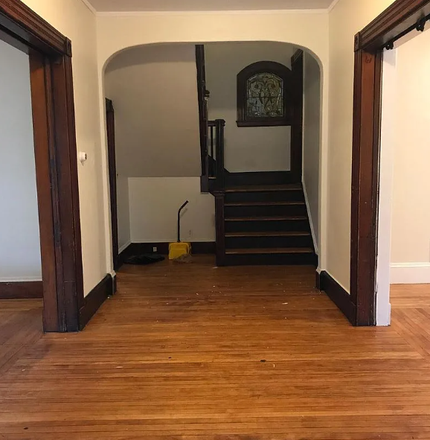 Living Area - 6 BED - QUINT AVE APARTMENT. AVAILABLE 09/01/2026!