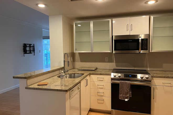 kitchen - Mayfair Tower, 1br, 1bath Rent, 1 parking spot