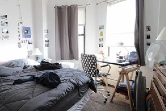 living - LOCATION!! GREAT 4 BED WITH HEAT/HOT WATER INCLUDED, NO BROKER FEE, AVAIL 9/1/26! Apartments