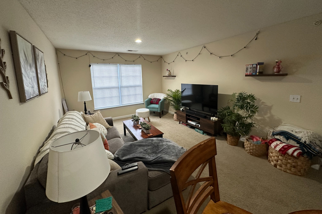 Living room - Mountaineer Village Apartments