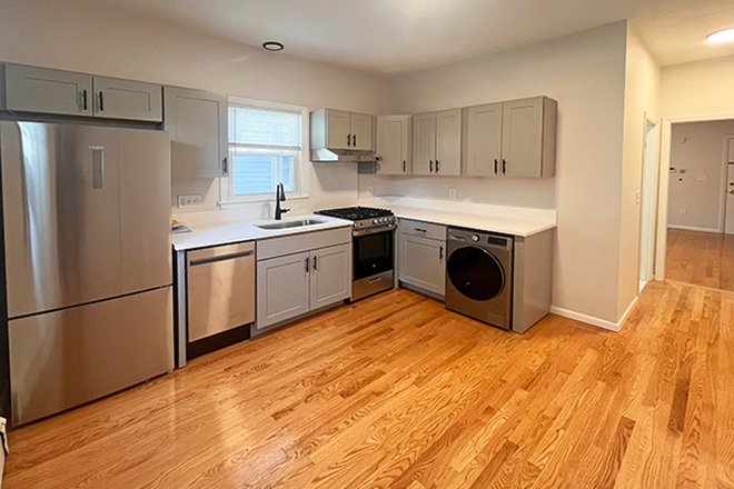 kitchen - 1 bed 1 bath in unit laundry 09/15/26 Apartments