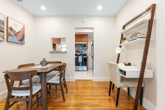 Dinning - Fully Furnished - Miami Bungalow Coral Cables Area - 4 miles from campus - Electric and internet Duplex