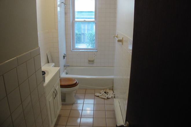 1 - Conveniently located apartment near MIT and central T.