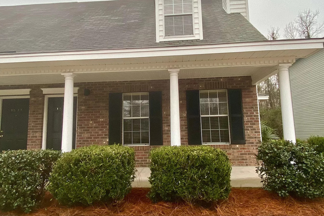 Front of house - Fenwick Commons Townhome