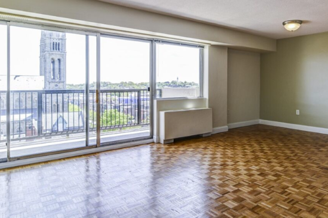Bright and spacious living spot - All-Boys Accommodation | 1 spot available  🌅 Spacious area + sunlit balcony