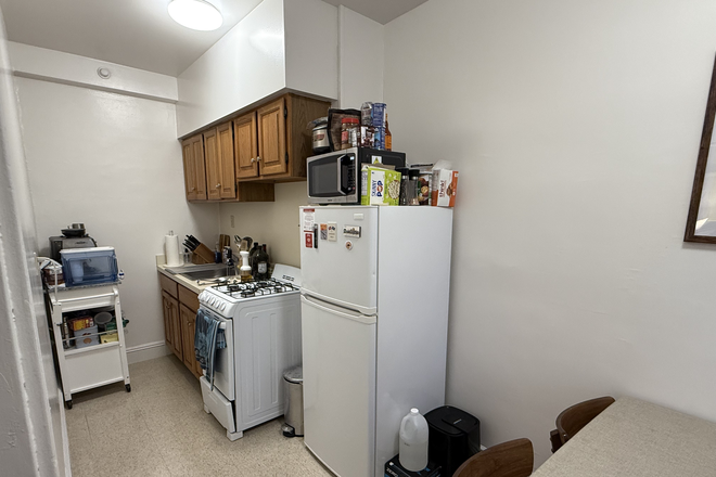 Kitchen - 85-95 Prescott St Studio, Furnished, Summer Term Apartments