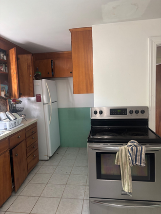 Kitchen - 20 Caltha Rd. Subletting starting in June! Very close to campus! Apartments