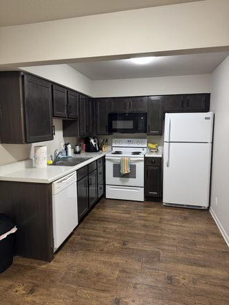 Kitchen - University Crossing Apartment