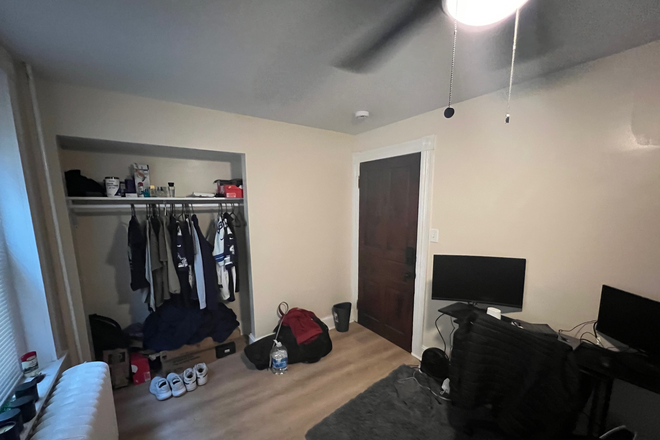 Bedroom - 6 BEDROOM / 3 FULL BATHROOM FULLY REMODELED