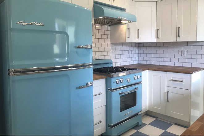 Kitchen - Room in house available this summer, any time from 5/20 to 7/31-price/period of stay flexible