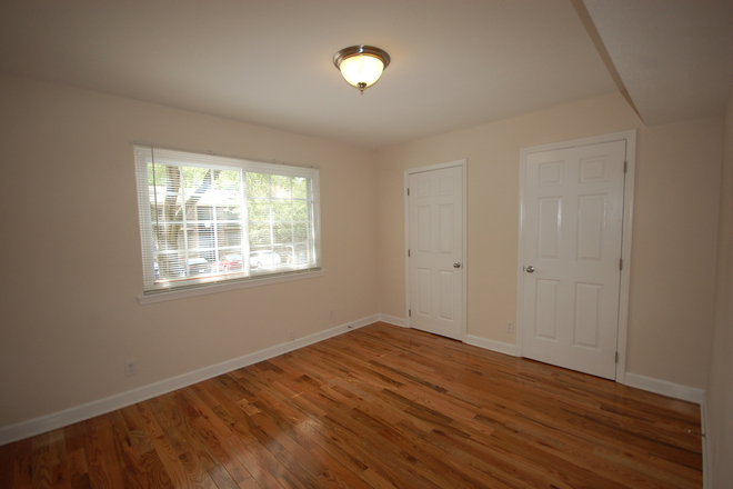 Bedroom - Spacious Room in 3BR/2BA Near West Campus – $560/month – Spring 2026 (Female Preferred)